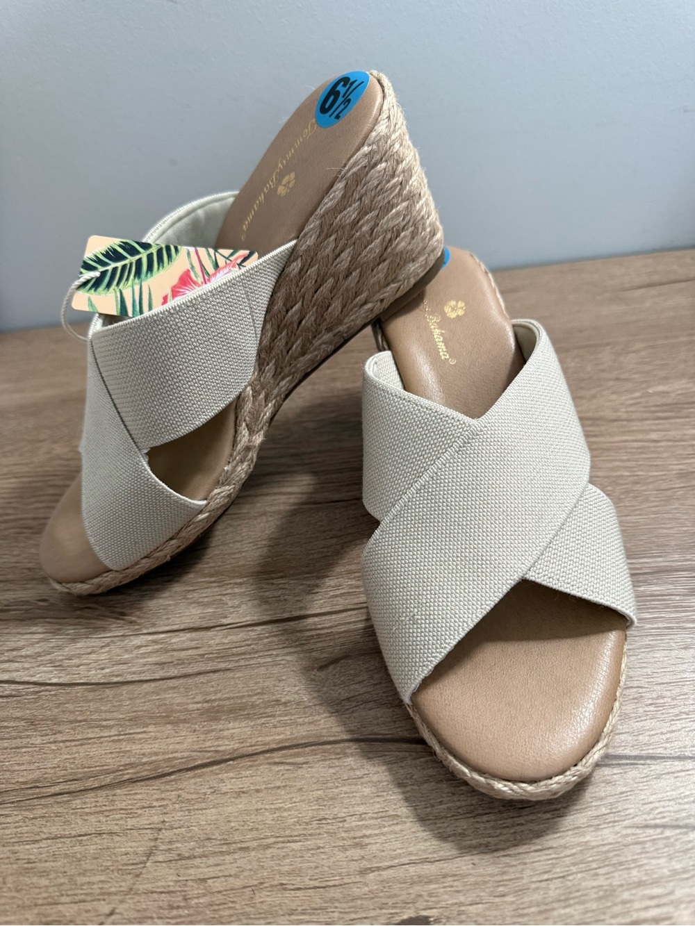 Tommy Bahama Cream Crossband Espadrille Slides, 6.5 & 8, NWT - Picture 2 of 8